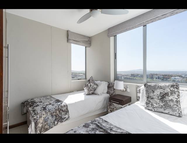 4 BEDROOM PENTHOUSE FOR SALE IN BEACHFRONT